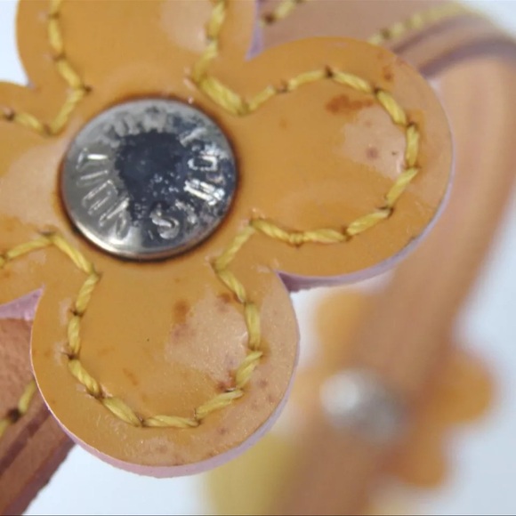 Authentic Louis Vuitton Flower Lexington Vernis Choker Bracelet - Picture 7 of 11